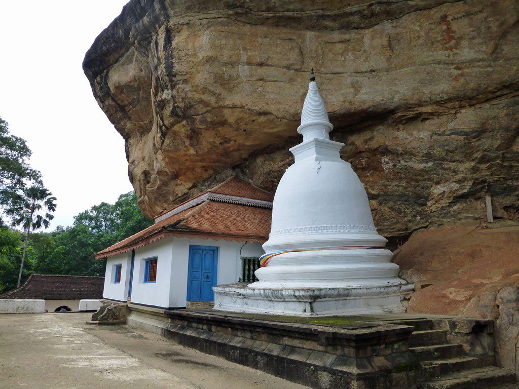 Ridee Viharaya (Silver Temple)