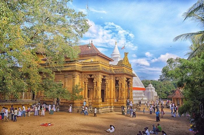 The sacred Kelaniya Temple