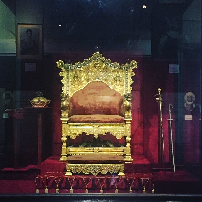 throne of the kandyan kings