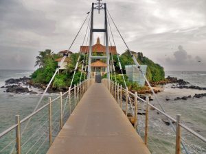 Matara Paravi Duwa Temple|Pigeon's Island Temple