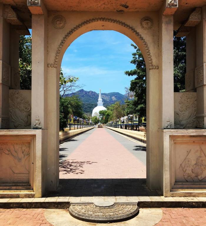 mahiyanganaya temple