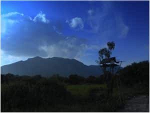 ritigala-mountain-and-a-chena