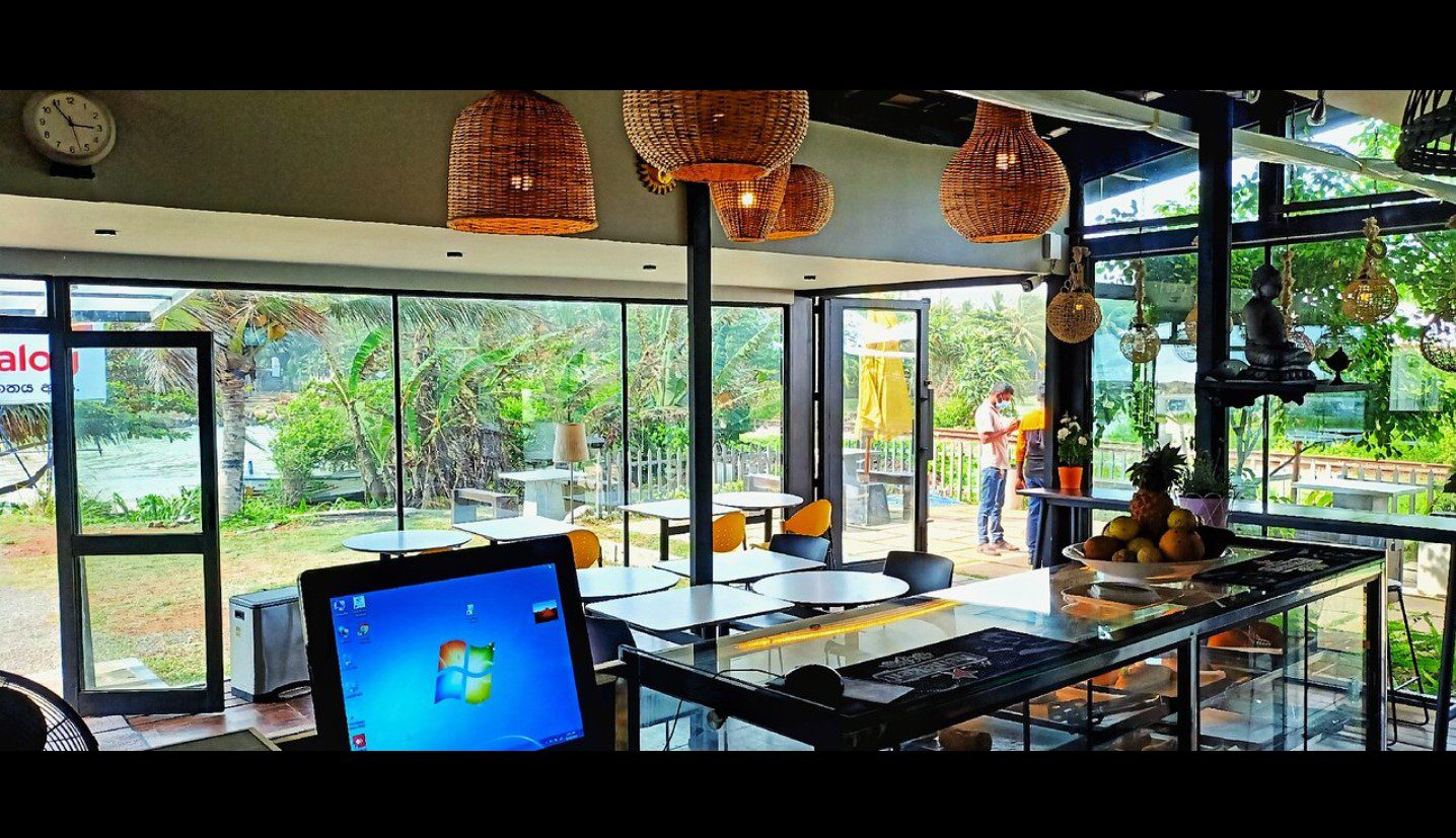 HikkaBridge Cafe & Sea Food Restaurant￼